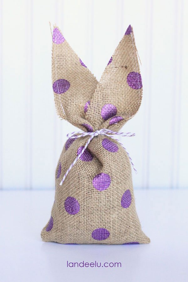 DIY Easy Burlap Easter Bunnies