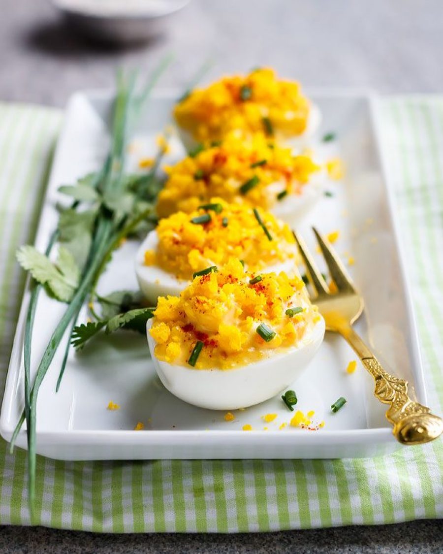 Spicy Deviled Eggs - #recipe by #eatwell101 - https://www.eatwell101.com/best-deviled-eggs-recipe
