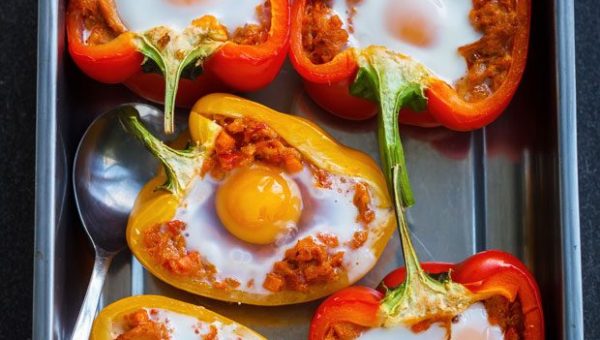 Baked Tuna Stuffed Peppers - #recipe by #eatwell101 - https://www.eatwell101.com/breakfast-stuffed-peppers