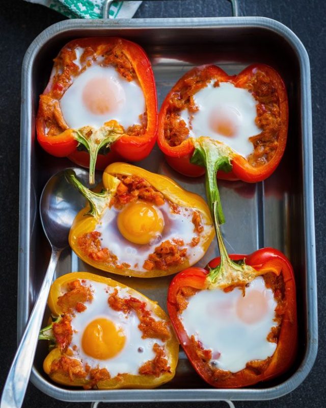 Baked Tuna Stuffed Peppers - #recipe by #eatwell101 - https://www.eatwell101.com/breakfast-stuffed-peppers