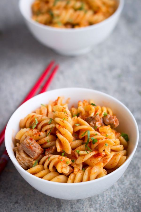 One-Pot Lamb Chops Pasta - #recipe by #eatwell101 - https://www.eatwell101.com/one-pot-lamb-chops-pasta-recipe