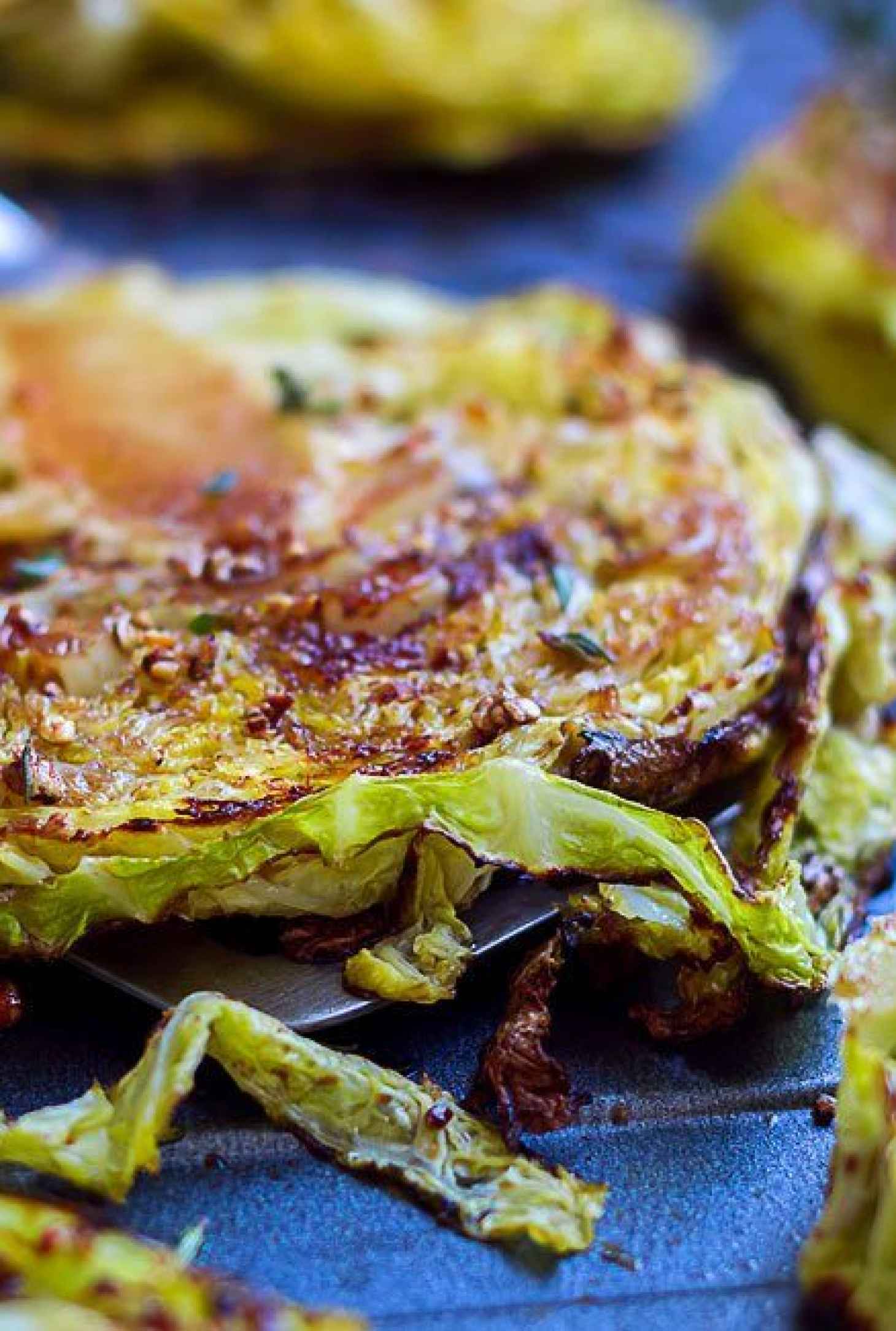 Balsamic, Honey Roasted Cabbage Steaks - #recipe by #eatwell101 - https://www.eatwell101.com/roasted-cabbage-steaks-recipe