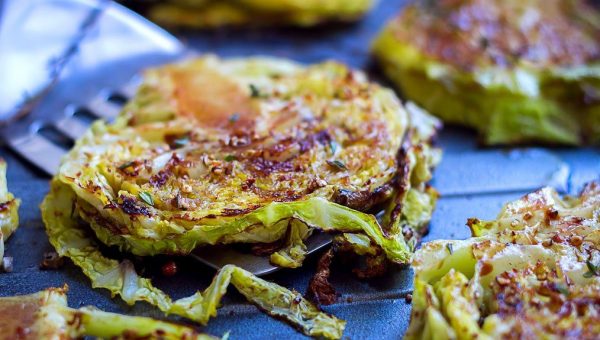 Balsamic, Honey Roasted Cabbage Steaks - #recipe by #eatwell101 - https://www.eatwell101.com/roasted-cabbage-steaks-recipe