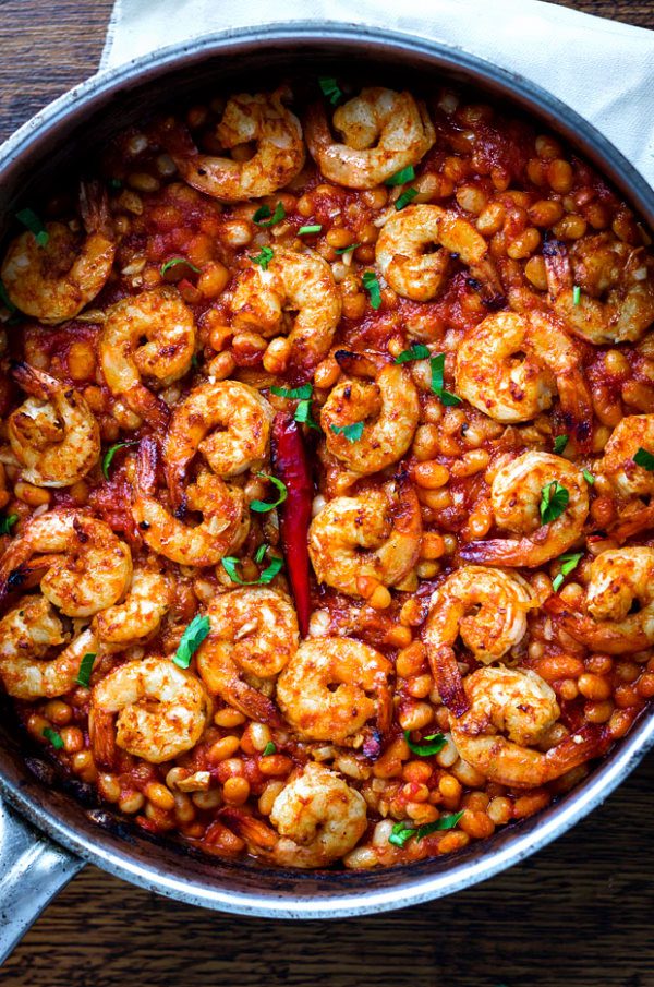 Spicy Garlic Shrimp and White Beans Recipe — Eatwell101