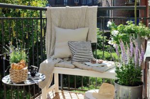 Tiny Balcony Decor Ideas