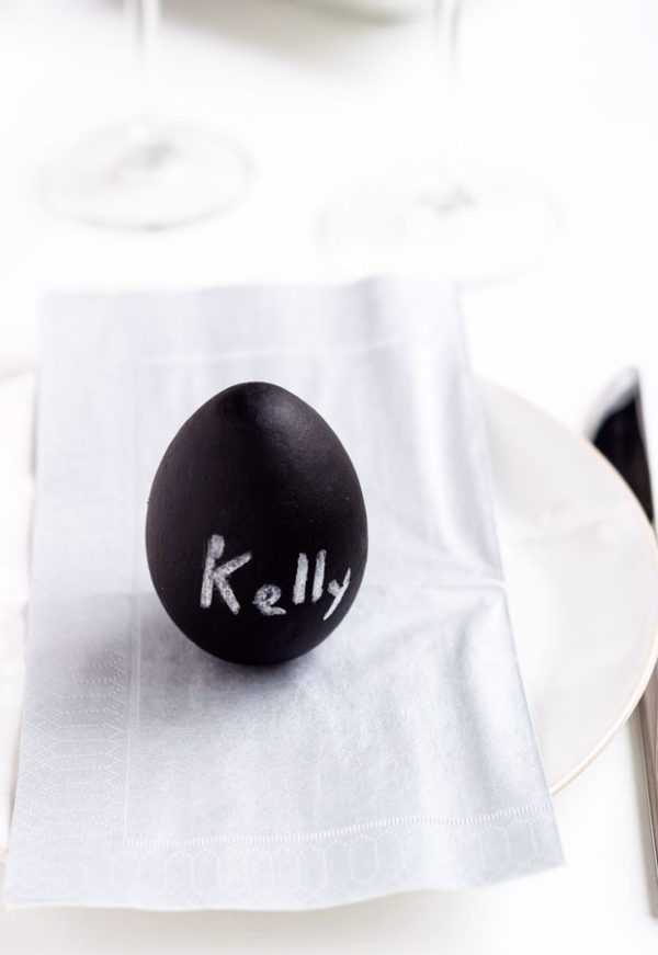 DIY: Easy to Make Easter Egg Place Cards