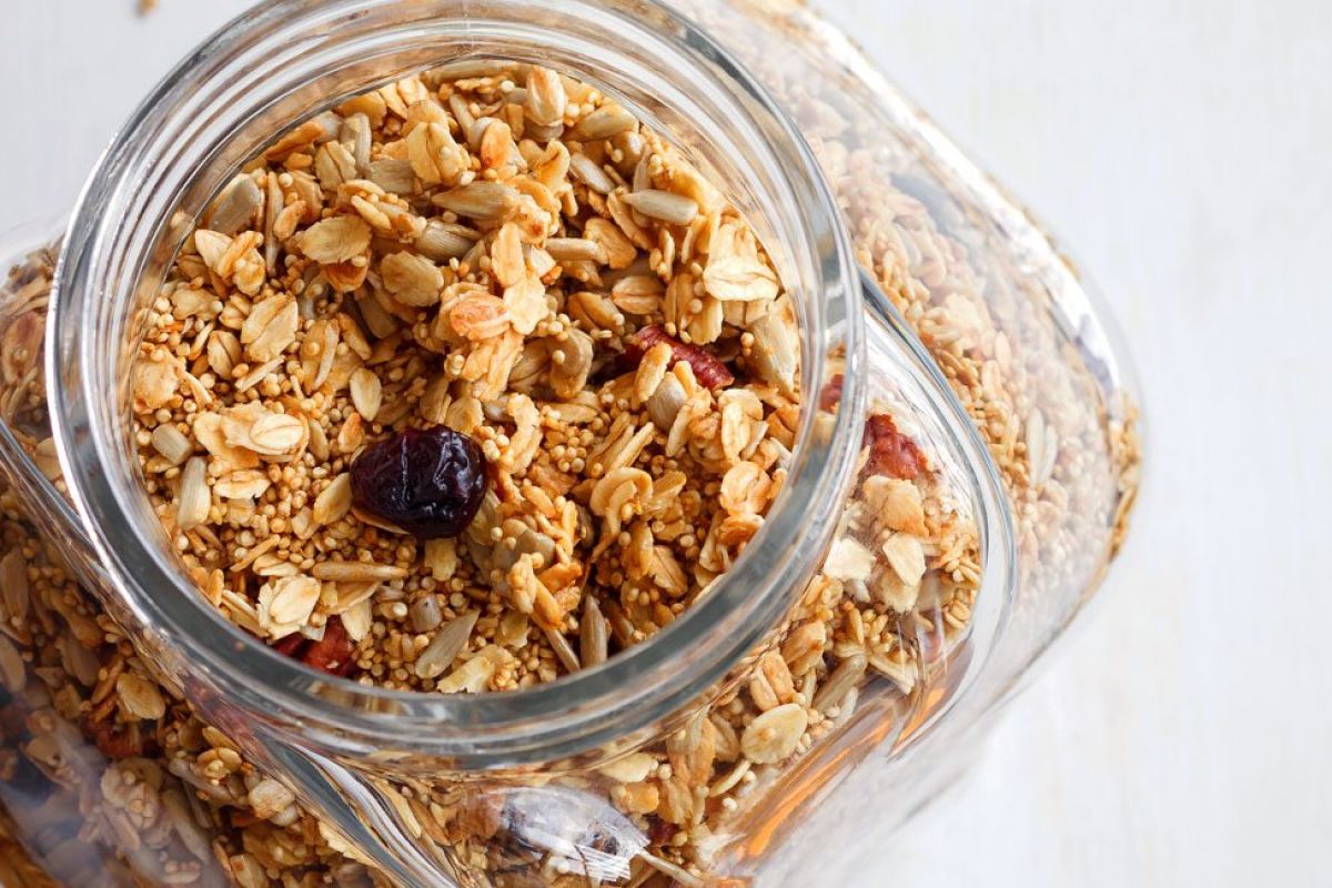 How to Make Your Own Granola