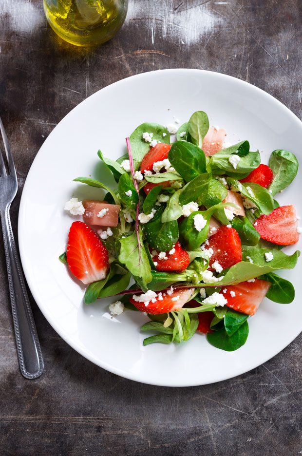 Strawberry Salad Recipe with Lamb Lettuce and Feta — Eatwell101