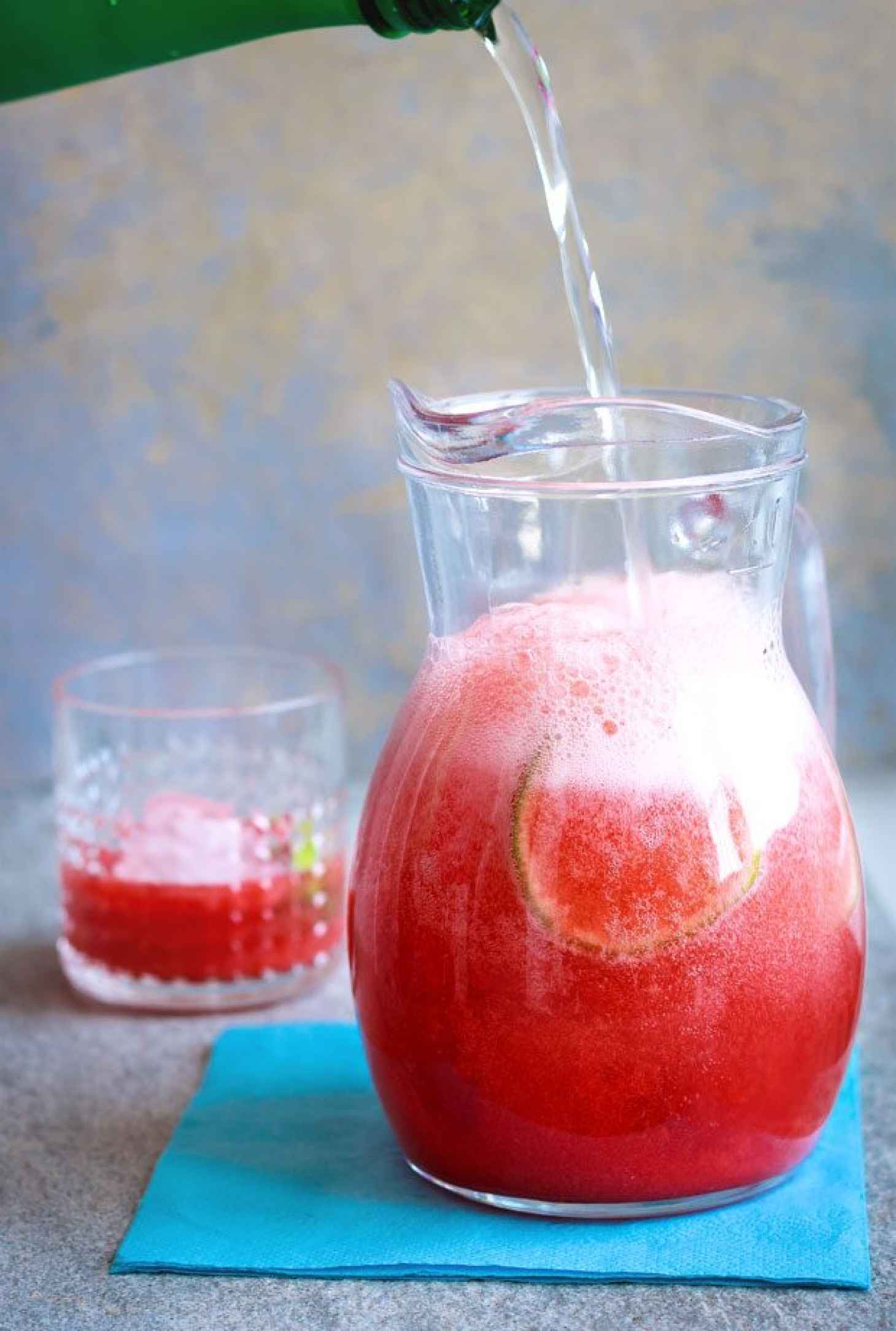 Strawberry Lime Soda - #recipe by #eatwell101 - https://www.eatwell101.com/strawberry-lime-soda-recipe