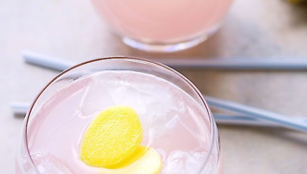 Spicy Rhubarb Sparkler - #recipe by #eatwell101 - https://www.eatwell101.com/spicy-rhubarb-sparkler-recipe