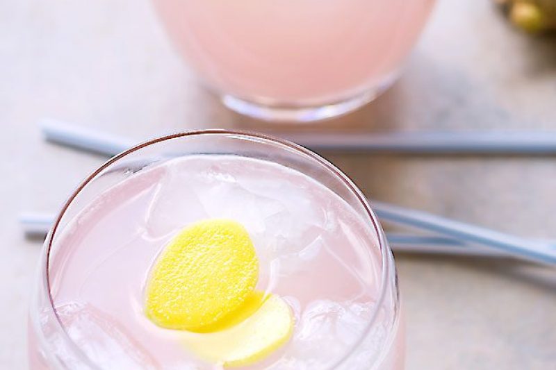 Spicy Rhubarb Sparkler - #recipe by #eatwell101 - https://www.eatwell101.com/spicy-rhubarb-sparkler-recipe