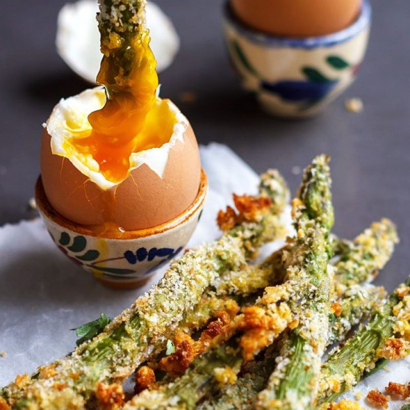 Roasted Asparagus Crusted With Parmesan Breadcrumb And Pices Eatwell101