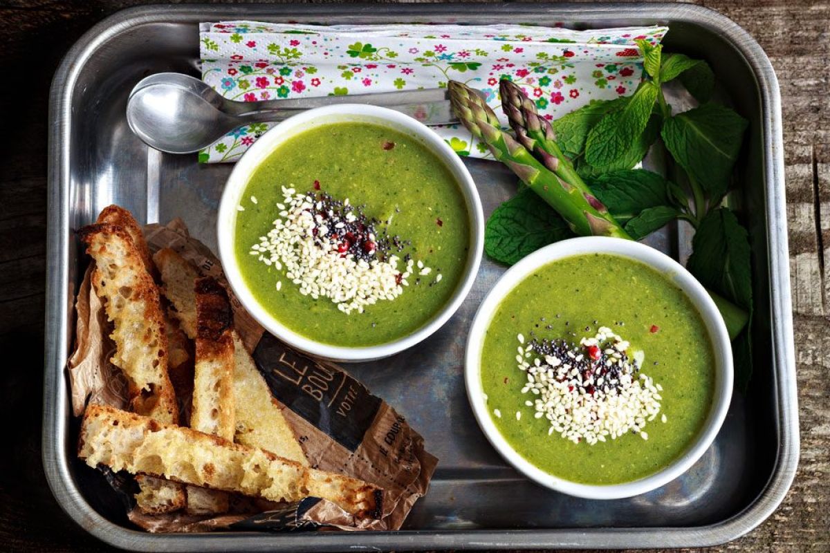 Spring Asparagus Soup