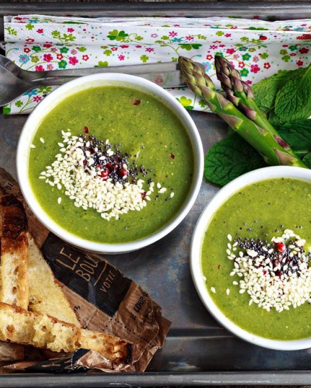 Spring Asparagus Soup - #recipe by #eatwell101 - https://www.eatwell101.com/spring-greens-soup-recipe