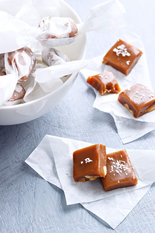 These Chewy Salted Caramels Are the Perfect Mother Day Gift - #recipe by #eatwell101 - https://www.eatwell101.com/soft-caramel-candies-recipe