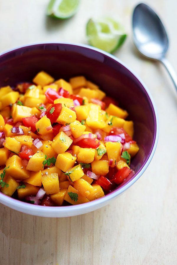 Fresh Mango Salsa - #recipe by #eatwell101 - https://www.eatwell101.com/fresh-mango-salsa-recipe