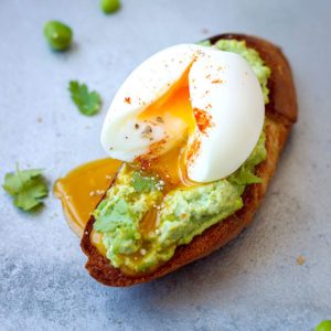Mashed Green Peas on Breakfast Toast