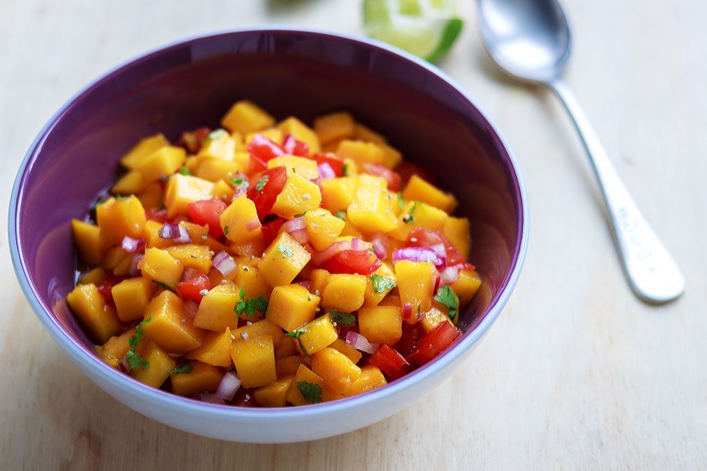 how to make mango salsa