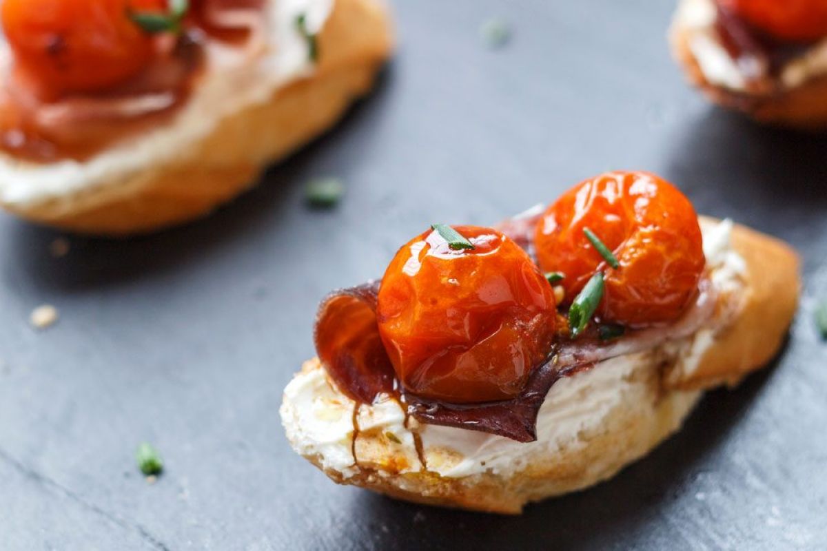 Cherry Tomato and Prosciutto Toasts