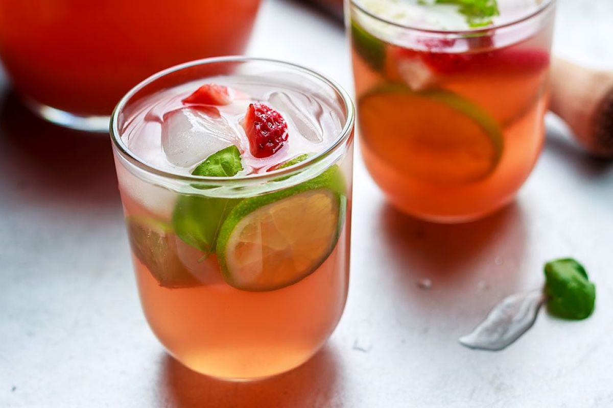 Strawberry Iced Tea Cooler