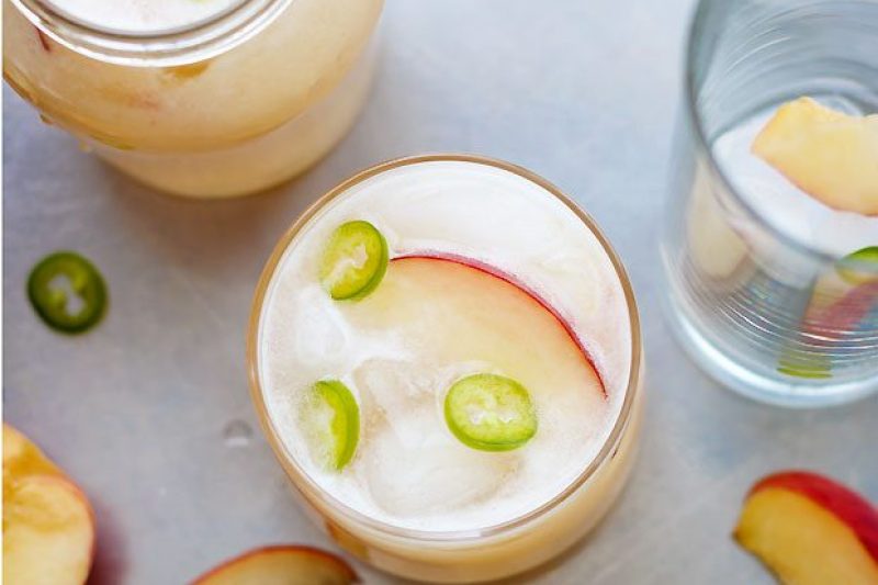 Refreshing Peach Agua Fresca - #recipe by #eatwell101 - https://www.eatwell101.com/peach-agua-fresca-recipe