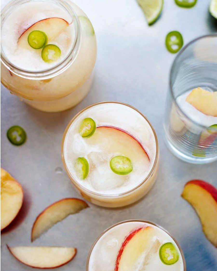 Refreshing Peach Agua Fresca - #recipe by #eatwell101 - https://www.eatwell101.com/peach-agua-fresca-recipe