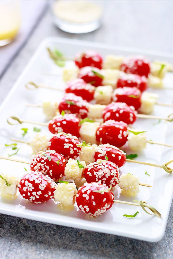 Caprese Tomato Skewers - #recipe by #eatwell101 - https://www.eatwell101.com/caprese-salad-skewers-recipe