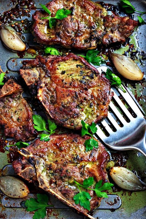 Pesto Baked Pork Chops - #recipe by #eatwell101 - https://www.eatwell101.com/pesto-baked-pork-chops-recipe