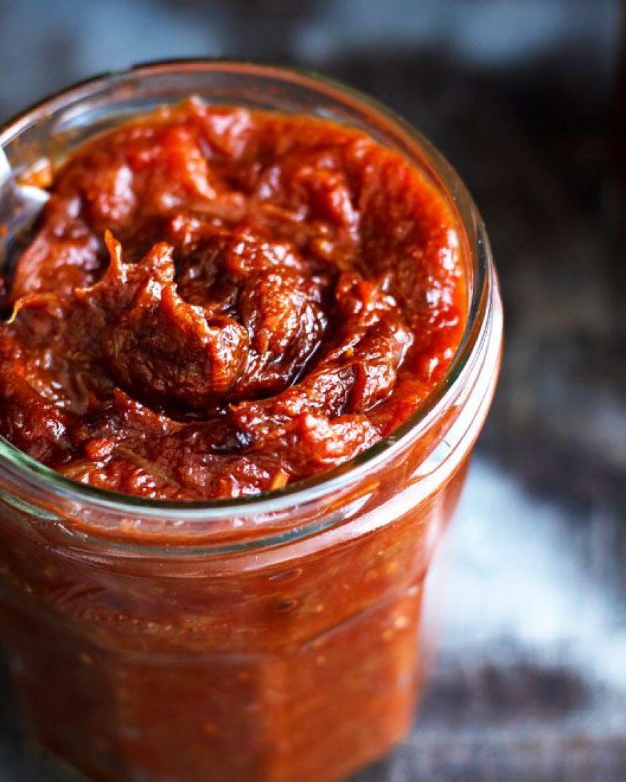 Deliciously Easy Rhubarb BBQ Sauce - #recipe by #eatwell101 - https://www.eatwell101.com/homemade-bbq-sauce-rhubarb-recipe