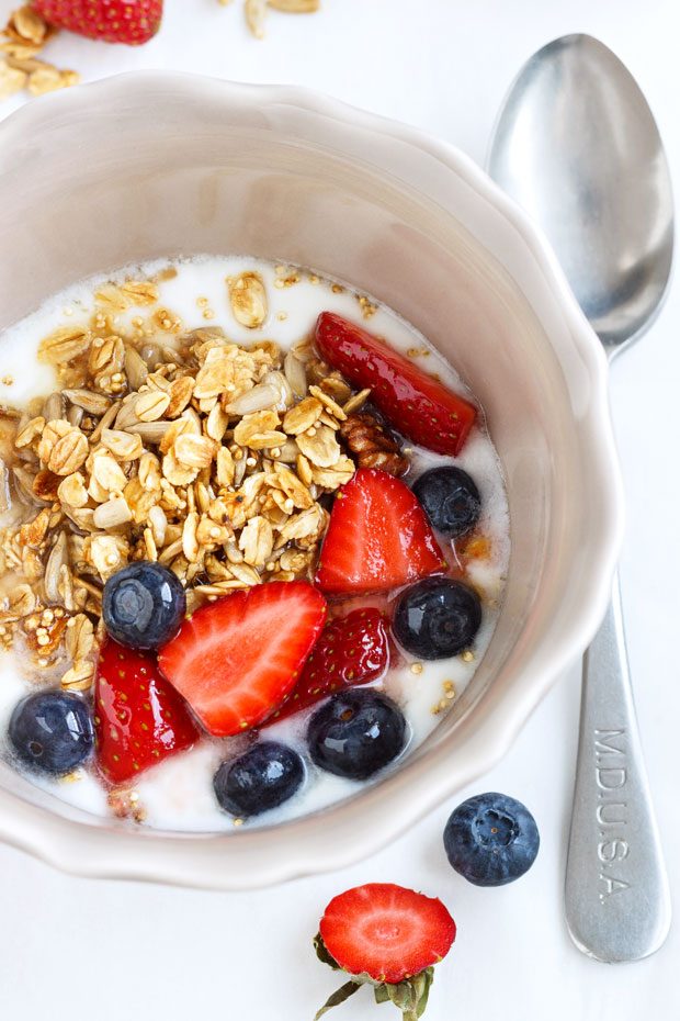 A Less Processed Life: What's For Lunch: Yogurt, Muesli, and Berries