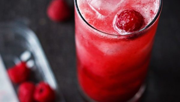 Raspberry Margarita - #recipe by #eatwell101 - https://www.eatwell101.com/raspberry-margarita-recipe