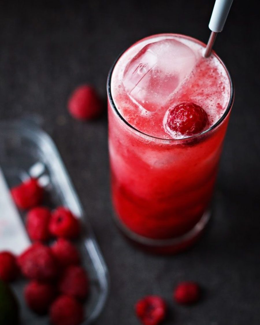 Raspberry Margarita - #recipe by #eatwell101 - https://www.eatwell101.com/raspberry-margarita-recipe