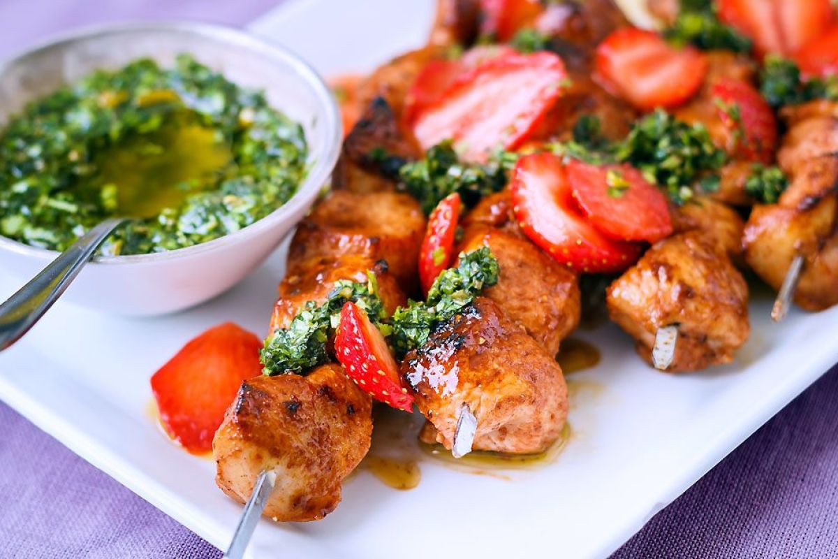 Grilled Chicken Skewers with Strawberries