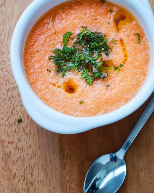 Chilled Cantaloupe Soup - #recipe by #eatwell101 - https://www.eatwell101.com/chilled-cantaloupe-soup