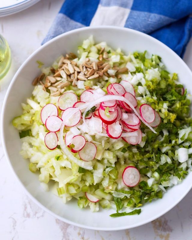 Fennel and Celery Salad - #recipe by #eatwell101 - https://www.eatwell101.com/fennel-celery-and-radish-salad-recipe