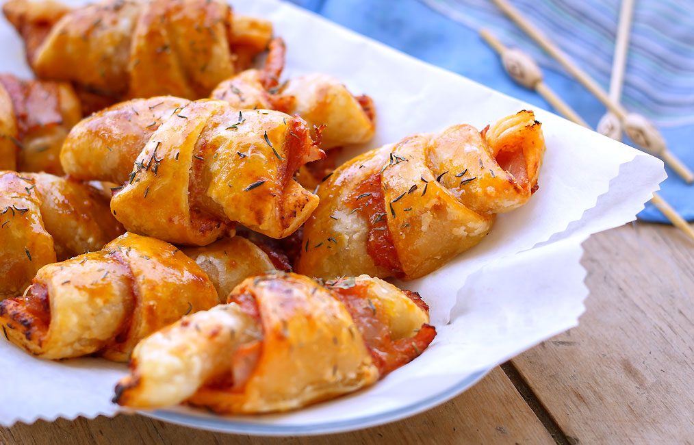 Ham and Cheese Pizza Roll-Ups