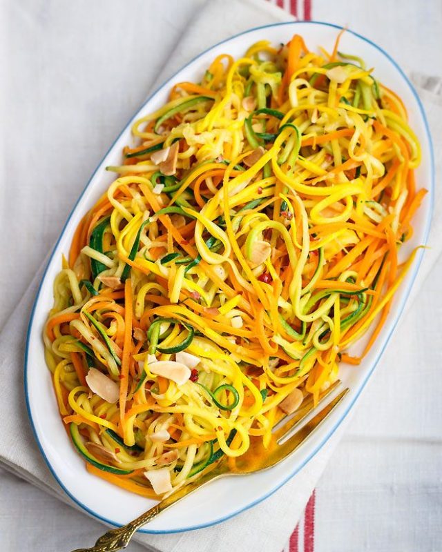 Sauteed Summer Squash and Carrot - #recipe by #eatwell101 - https://www.eatwell101.com/summer-squash-saute-recipe