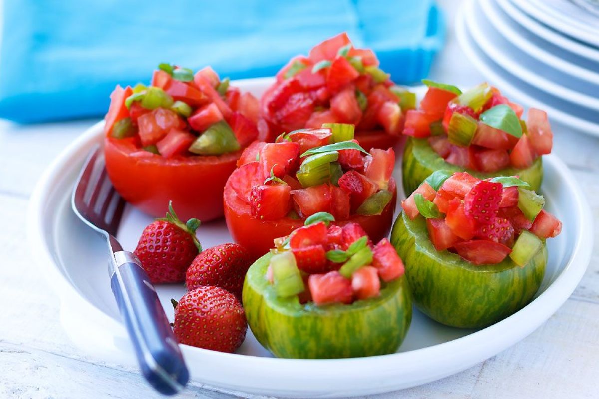Strawberry Salsa Tomato Cups