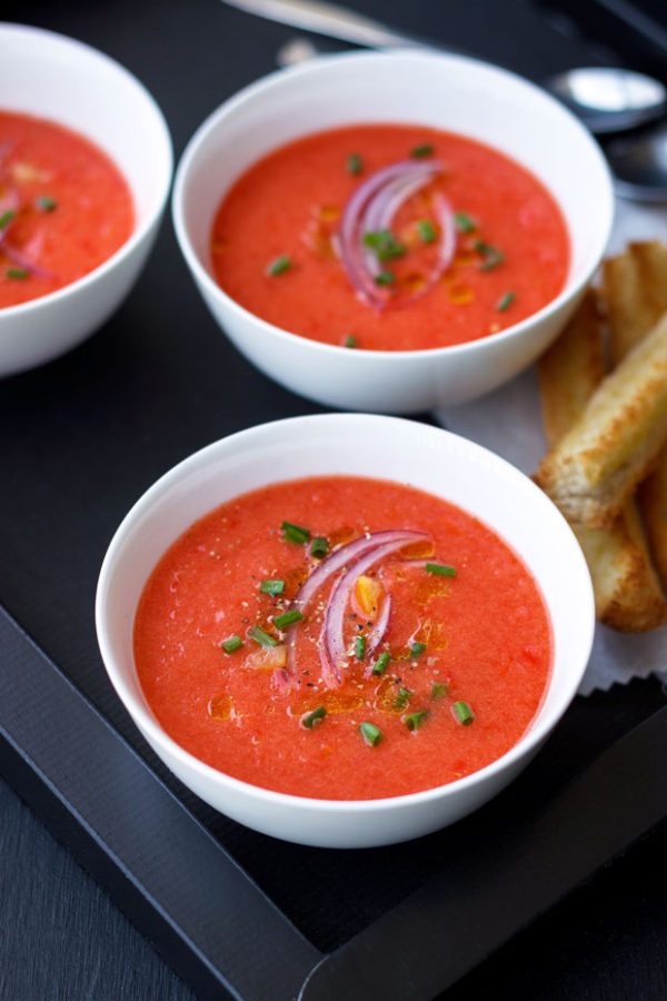 Tomato Strawberry Gazpacho - #recipe by #eatwell101 - https://www.eatwell101.com/tomato-strawberry-gazpacho-recipe