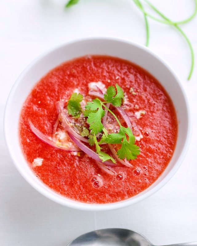 Watermelon Tomato Chilled Soup - #recipe by #eatwell101 - https://www.eatwell101.com/watermelon-tomato-gazpacho-recipe