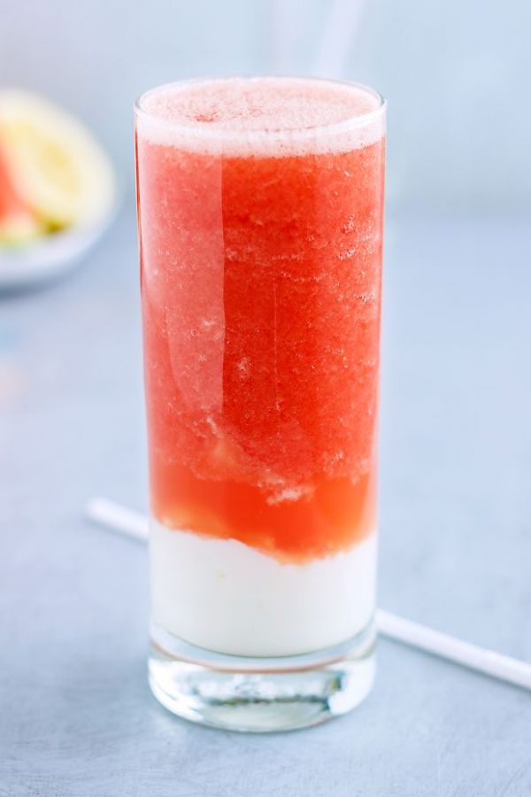 Tomato Yogurt Watermelon Smoothie - #recipe by #eatwell101 - https://www.eatwell101.com/tomato-watermelon-smoothie-recipe