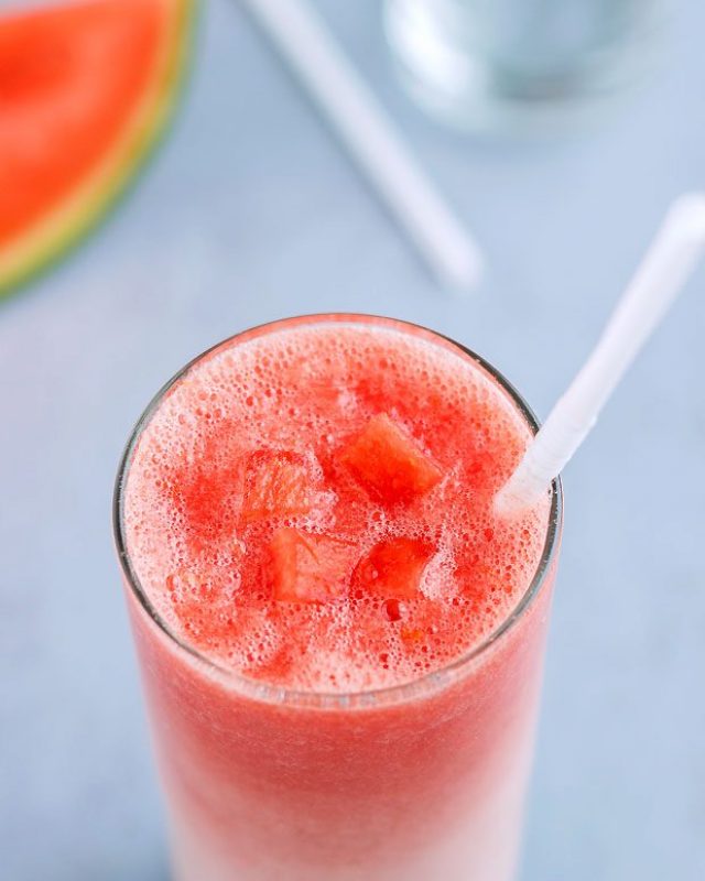 Tomato Yogurt Watermelon Smoothie - #recipe by #eatwell101 - https://www.eatwell101.com/tomato-watermelon-smoothie-recipe