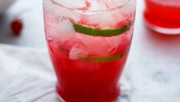 A Refreshing Lime Red Currant Cocktail - #recipe by #eatwell101 - https://www.eatwell101.com/lime-red-currant-cocktail-recipe
