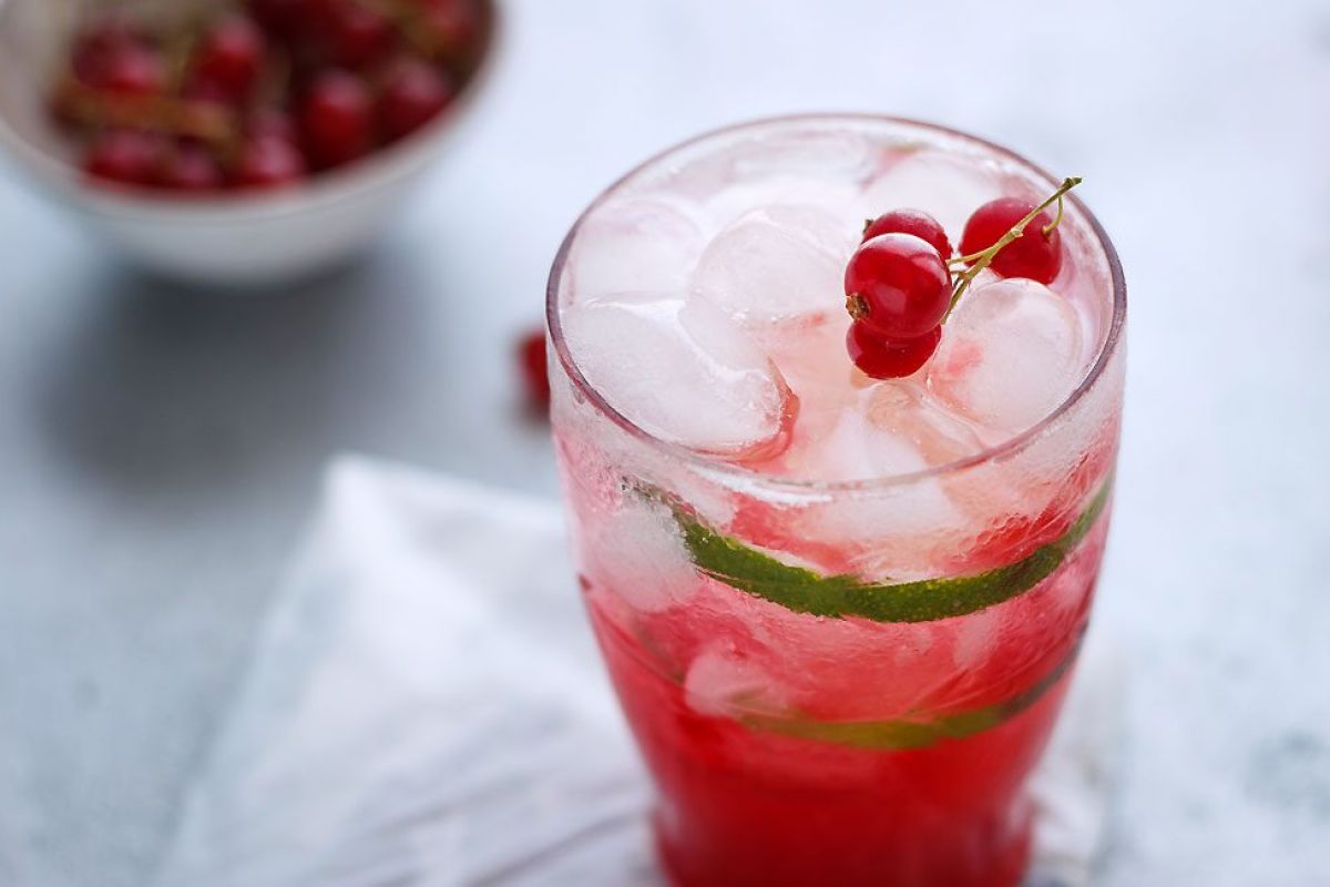 A Refreshing Lime Red Currant Cocktail
