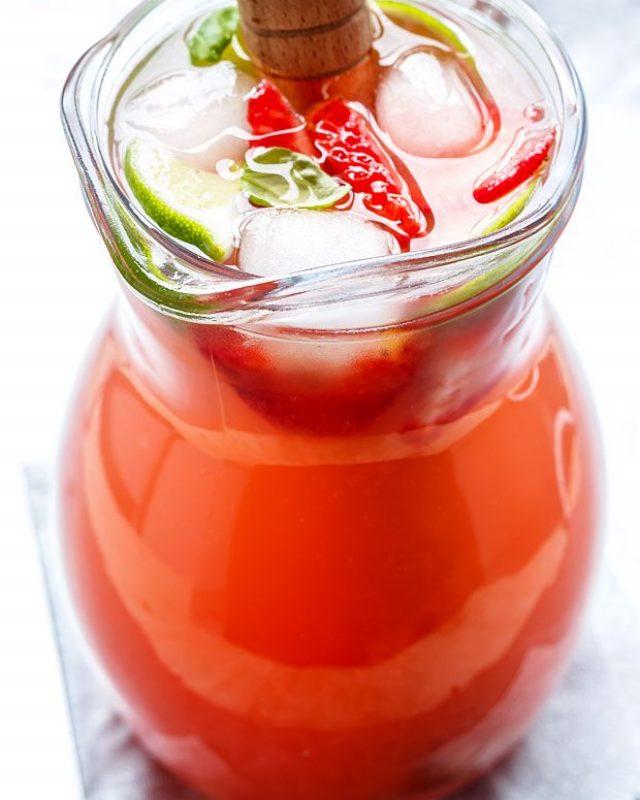 11 Summer Cocktails For An Impromptu Party - #recipe by #eatwell101 - https://www.eatwell101.com/speedy-summer-cocktails-recipes