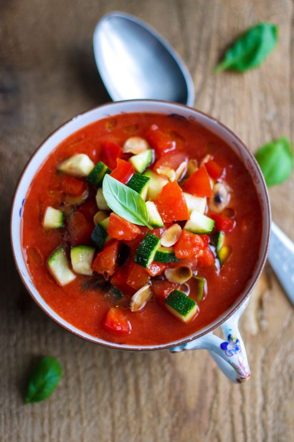 Chilled Tomato Gazpacho With Toasted Almonds - #recipe by #eatwell101 - https://www.eatwell101.com/chilled-gazpacho-recipe