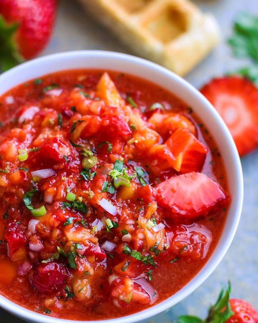 Strawberry Mango Salsa - #recipe by #eatwell101 - https://www.eatwell101.com/strawberry-mango-salsa-recipe