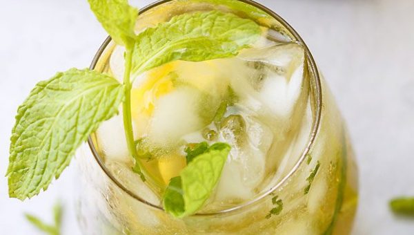 Lemon Mint Julep Cocktail - #recipe by #eatwell101 - https://www.eatwell101.com/lemon-mint-julep-recipe