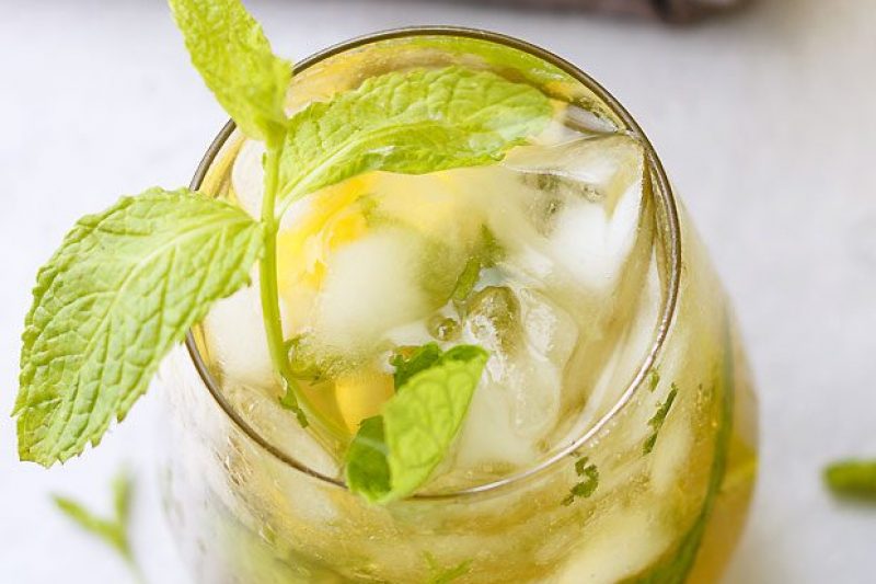 Lemon Mint Julep Cocktail - #recipe by #eatwell101 - https://www.eatwell101.com/lemon-mint-julep-recipe