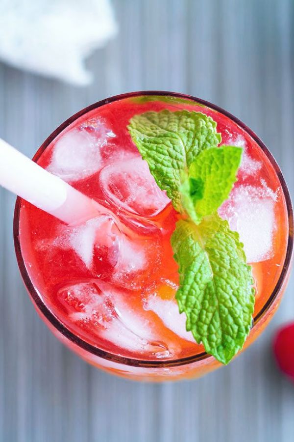 Raspberry Lemonade - #recipe by #eatwell101 - https://www.eatwell101.com/raspberry-lemonade-recipe